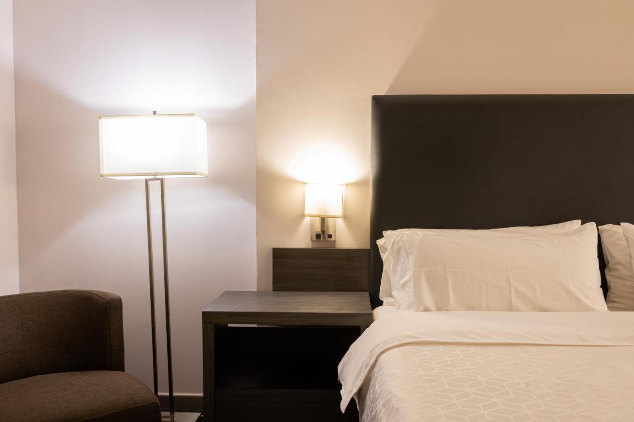 Holiday Inn Express Hotel & Suites Hermosillo By Ihg Exterior foto